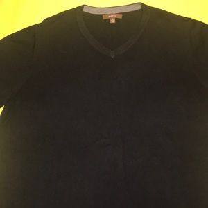 Merona  XL Men’s Solid Black V-neck top